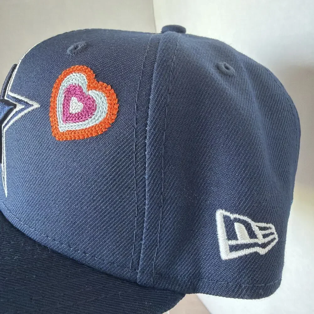 Dallas Cowboys Chain Stitch Heart New Era 59FIFTY Mens Size 7 1/4 Fitted Hat Cap